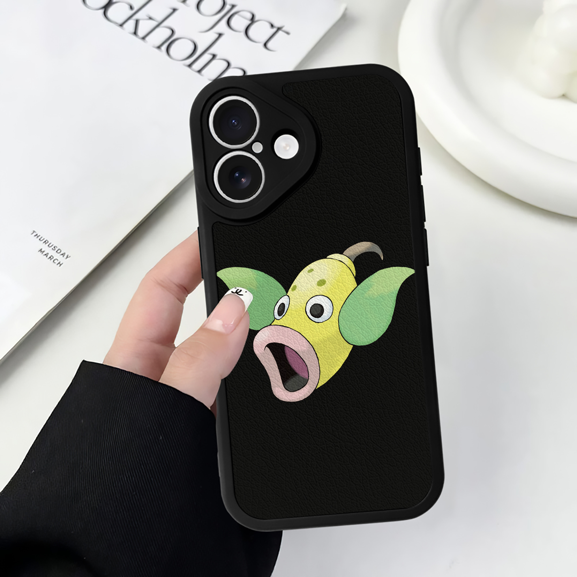 （画像用） ポケットモンスター Pokémon 【iPhone 16シリーズ対応】シリコンスマホケース（レザー調） 材質：シリコン